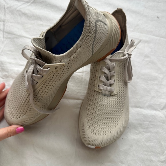 Flux Adapt Runner running shoe sneaker in bone - Picture 10 of 10